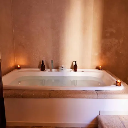 Casa de Férias Dimora Storica A Con Terrazzo Jacuzzi X Dimora Storica A Con Terrazzo E Jacuzzi Con 6 Posti Letto E Aria Condizionata *