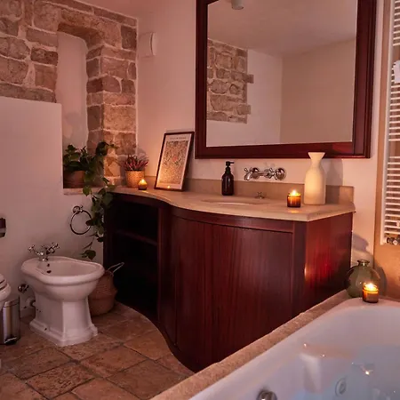 Casa de Férias Dimora Storica A Con Terrazzo Jacuzzi X Dimora Storica A Con Terrazzo E Jacuzzi Con 6 Posti Letto E Aria Condizionata Trani