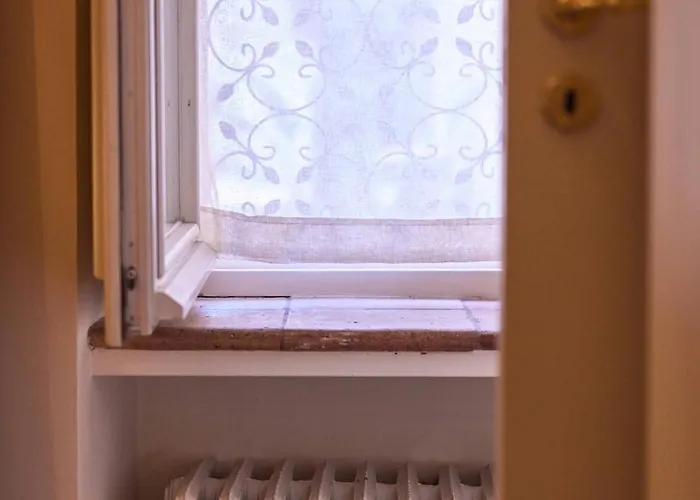 Dimora Storica A Con Terrazzo Jacuzzi X Dimora Storica A Con Terrazzo E Jacuzzi Con 6 Posti Letto E Aria Condizionata טרני