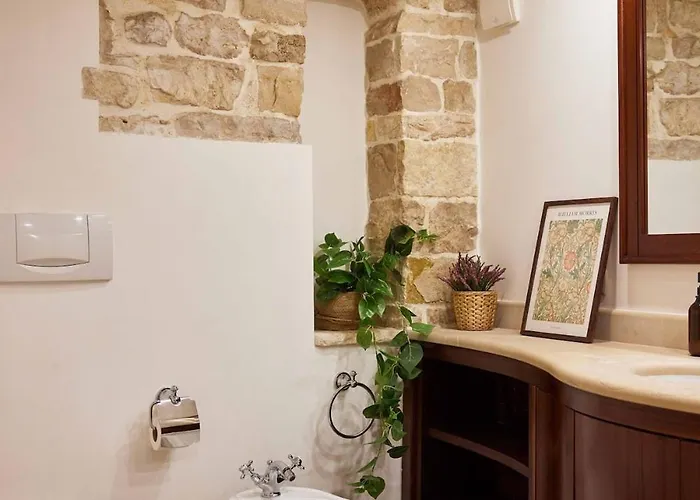 בית נופש Dimora Storica A Con Terrazzo Jacuzzi X Dimora Storica A Con Terrazzo E Jacuzzi Con 6 Posti Letto E Aria Condizionata טרני