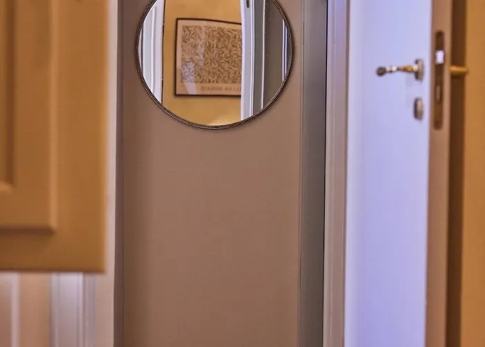 Dimora Storica A Con Terrazzo Jacuzzi X Dimora Storica A Con Terrazzo E Jacuzzi Con 6 Posti Letto E Aria Condizionata בית נופש *