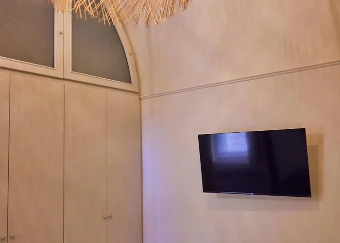 Dimora Storica A Con Terrazzo Jacuzzi X Dimora Storica A Con Terrazzo E Jacuzzi Con 6 Posti Letto E Aria Condizionata בית נופש טרני